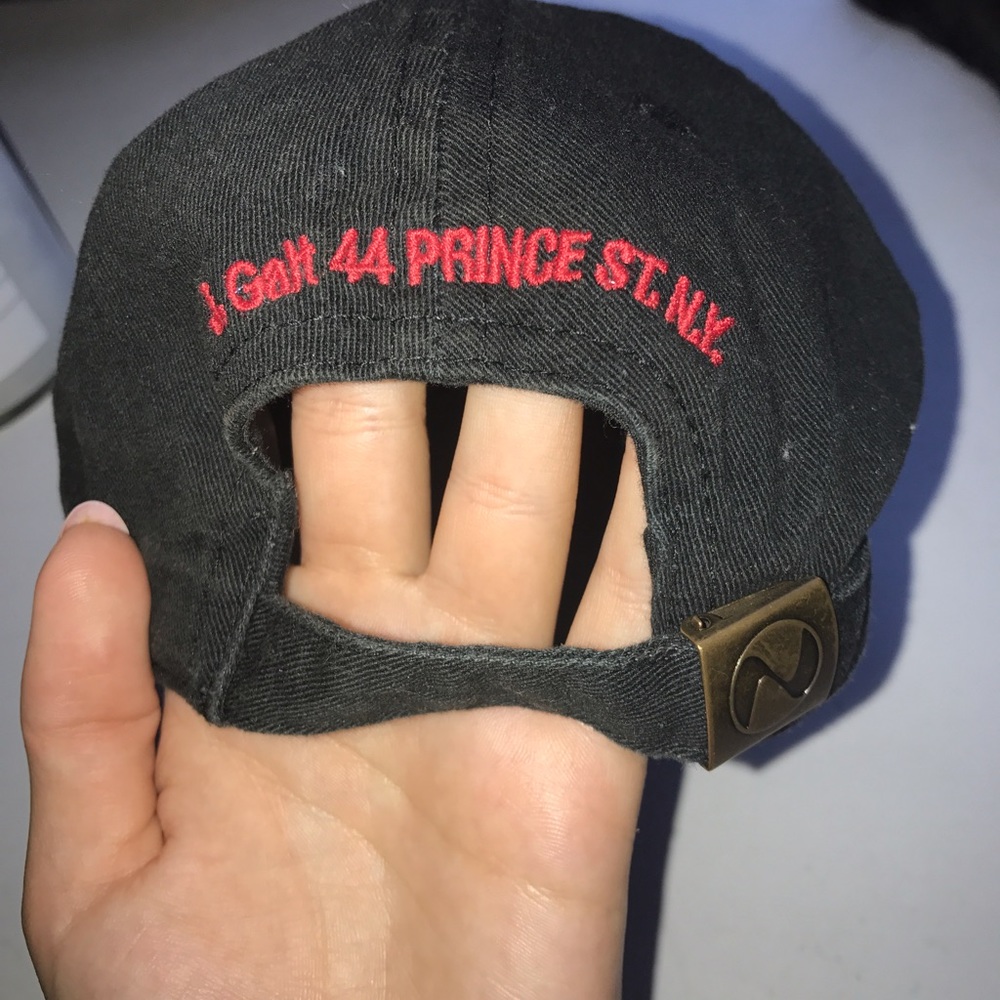 🍒 Hat - Picture 3 of 3