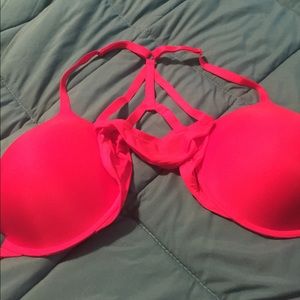 Victoria's Secret bra 38DD.