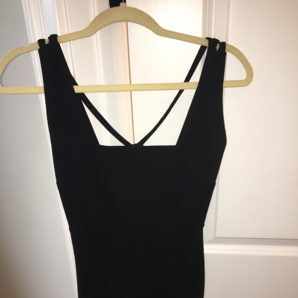 Black Body-Con Dress with cross-backing