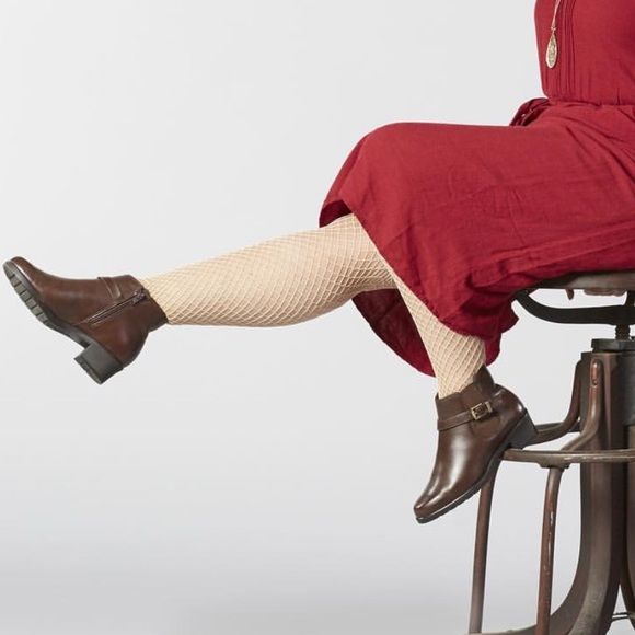 NIB Brown Side Zip Leather Ankle Buckle Bootie - Picture 6 of 6