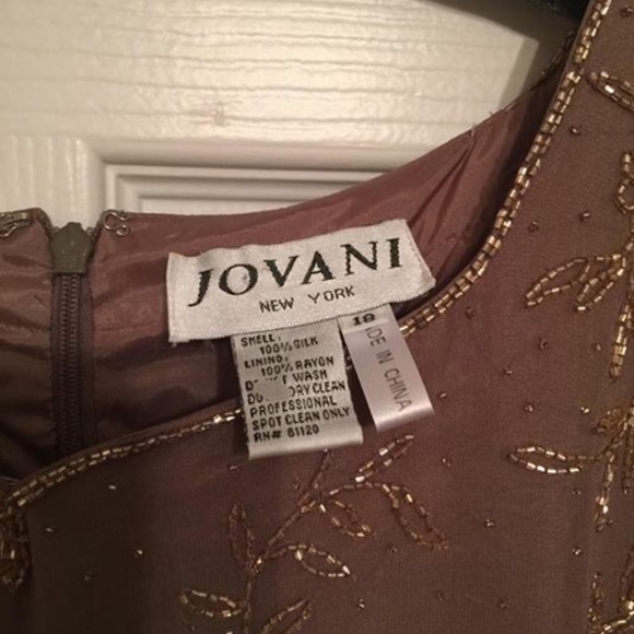 Formal dresses - Picture 3 of 4