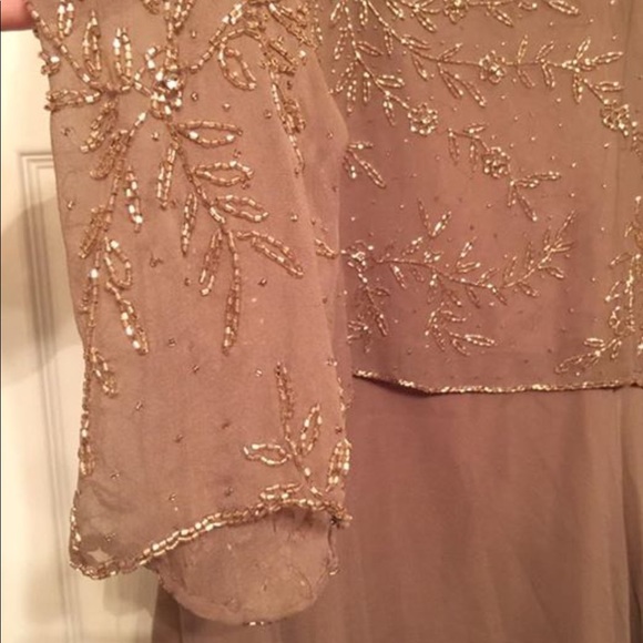 Formal dresses - Picture 4 of 4