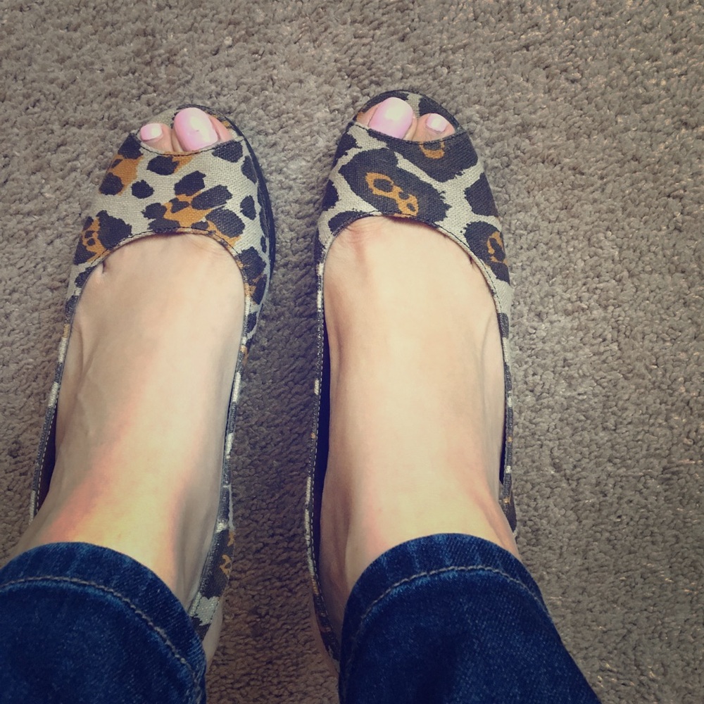 Tahari  wedges