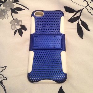 iPhone 5c stand up case