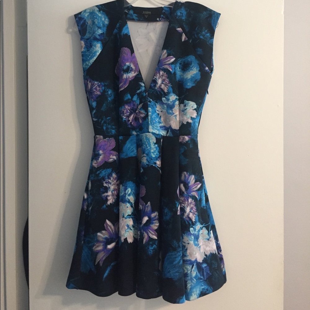 Women's Guess pleated floral dress