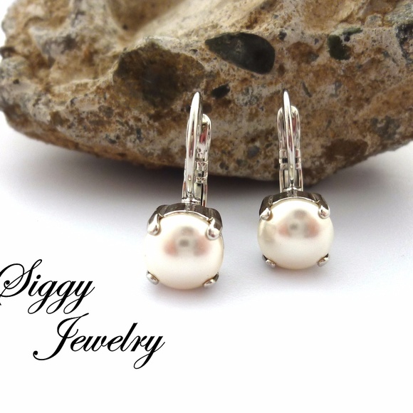 Swarovski Crystal Creamy white Pearl Drop Earrings - Picture 3 of 9