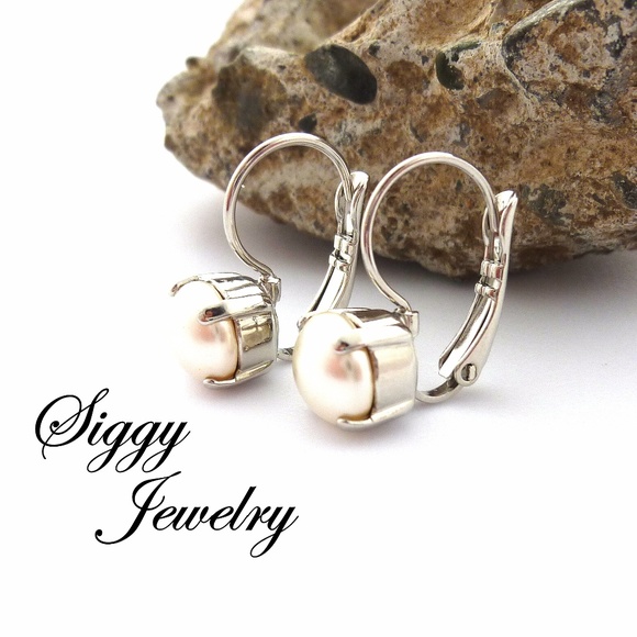 Swarovski Crystal Creamy white Pearl Drop Earrings - Picture 6 of 9