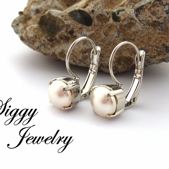 Swarovski Crystal Creamy white Pearl Drop Earrings - Picture 5 of 9