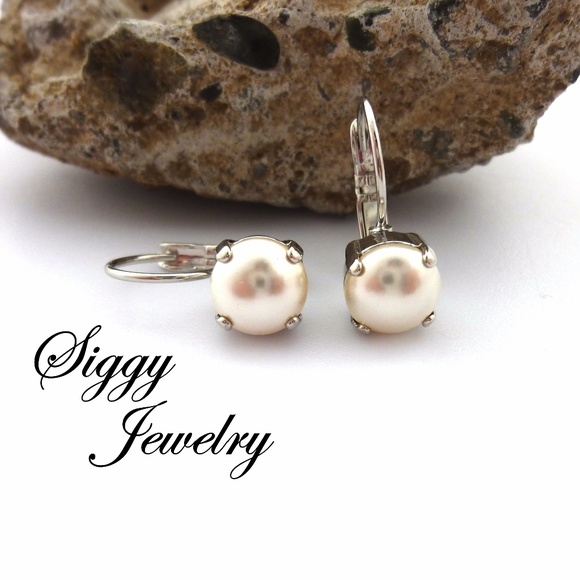 Swarovski Crystal Creamy white Pearl Drop Earrings - Picture 4 of 9