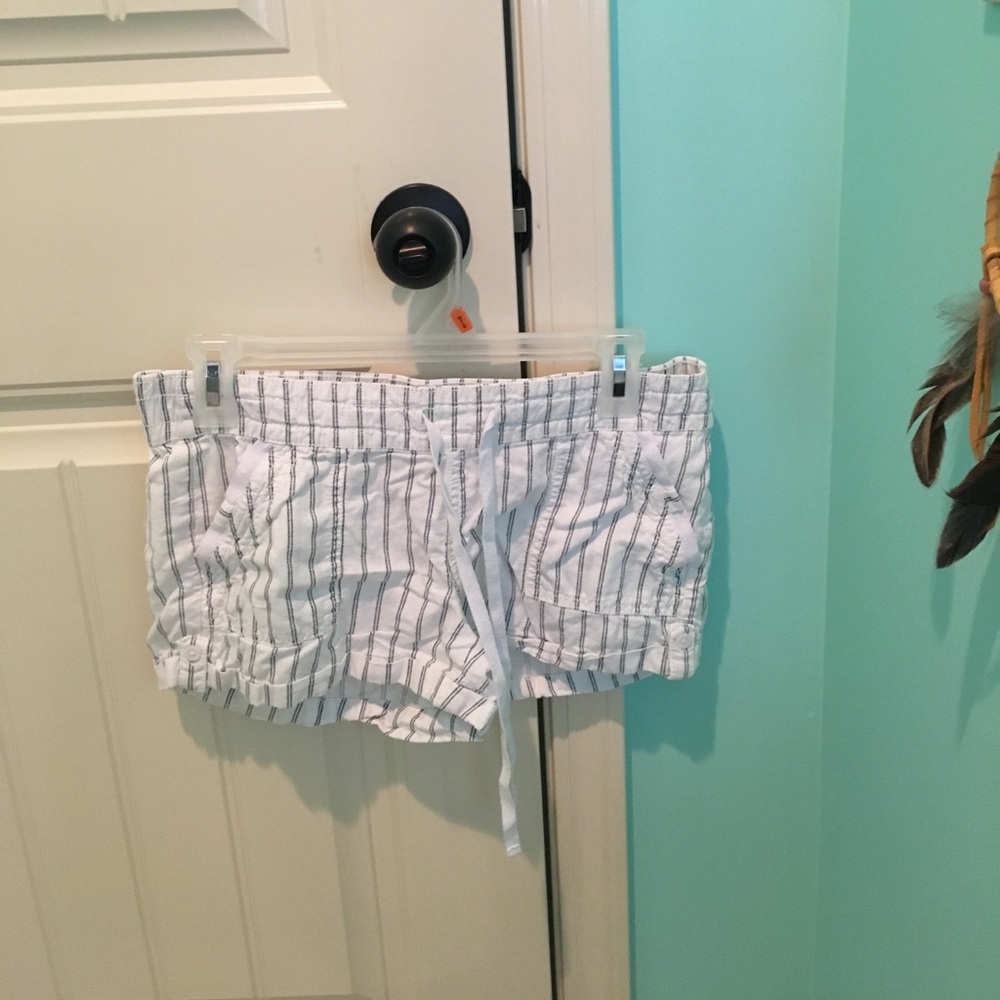 So Cotton Pinstripe Shorts (size medium)
