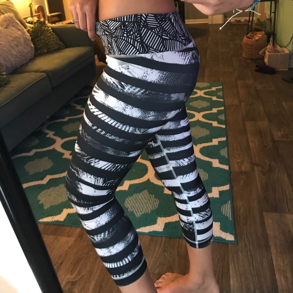 Lululemon palm tree crops