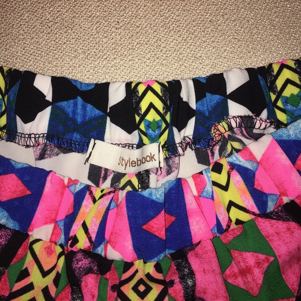 Multicolor Shorts - Picture 3 of 3