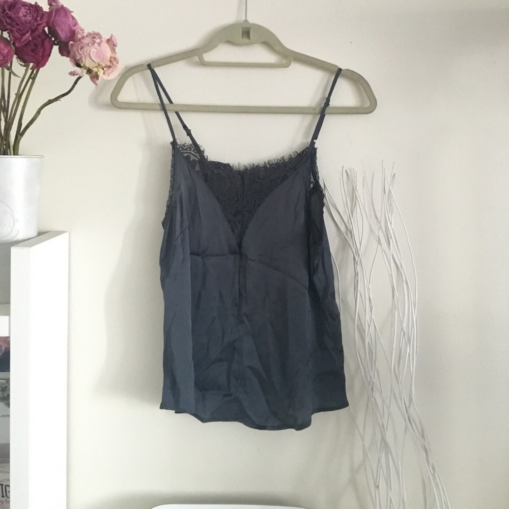 Silky Grey Cami  w/ Lace 👄