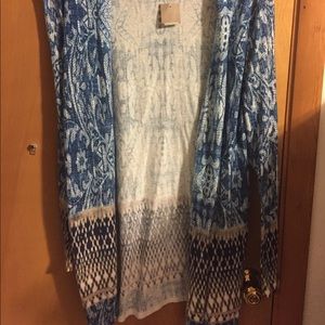 Light weight sweater