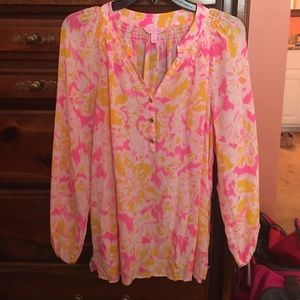 Beautiful Lilly Pulitzer Elsa top