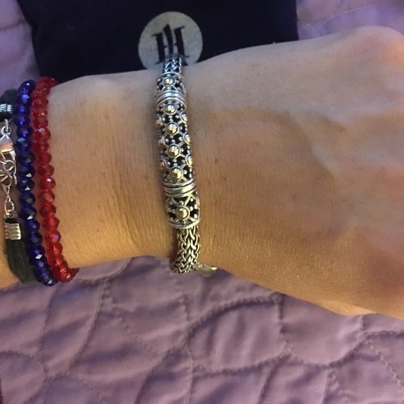 bu900989_front.jpg John Hardy bracelet