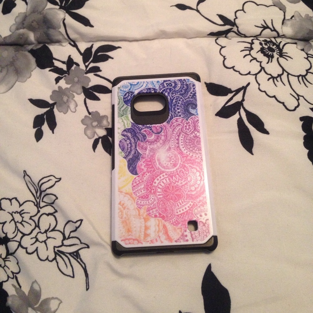 Microsoft Lumina 735 case