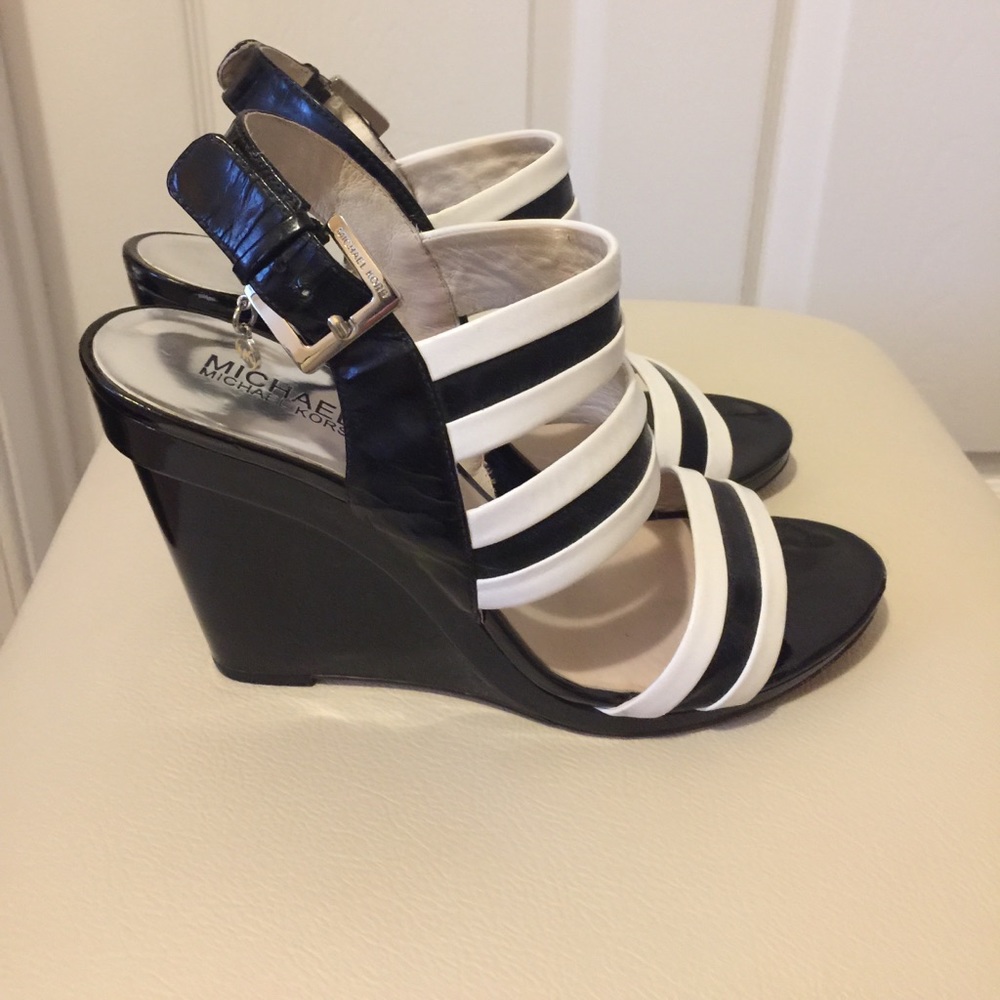 🎉MUST SELL!!! 🎉Michael by Michael Kors Wedges, 9