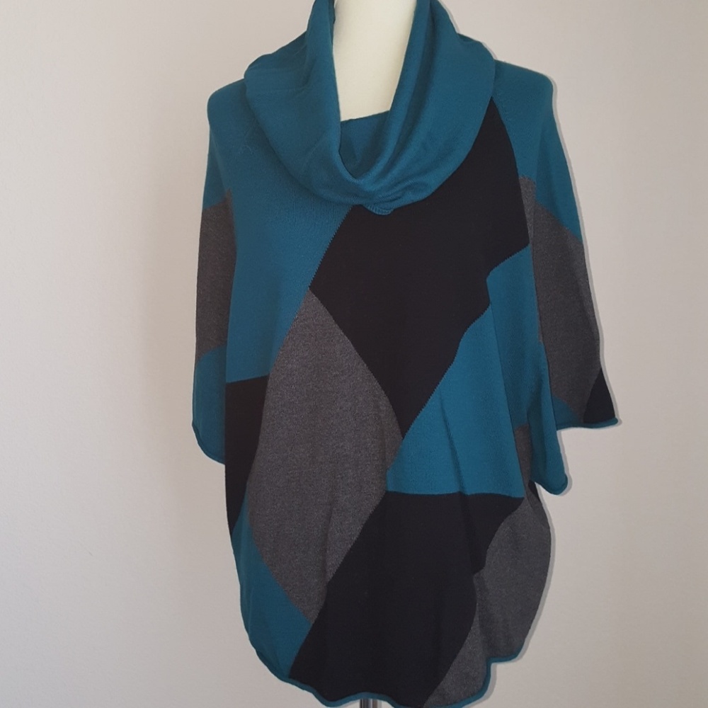 Style & Co.  Poncho. PRICE FIRM