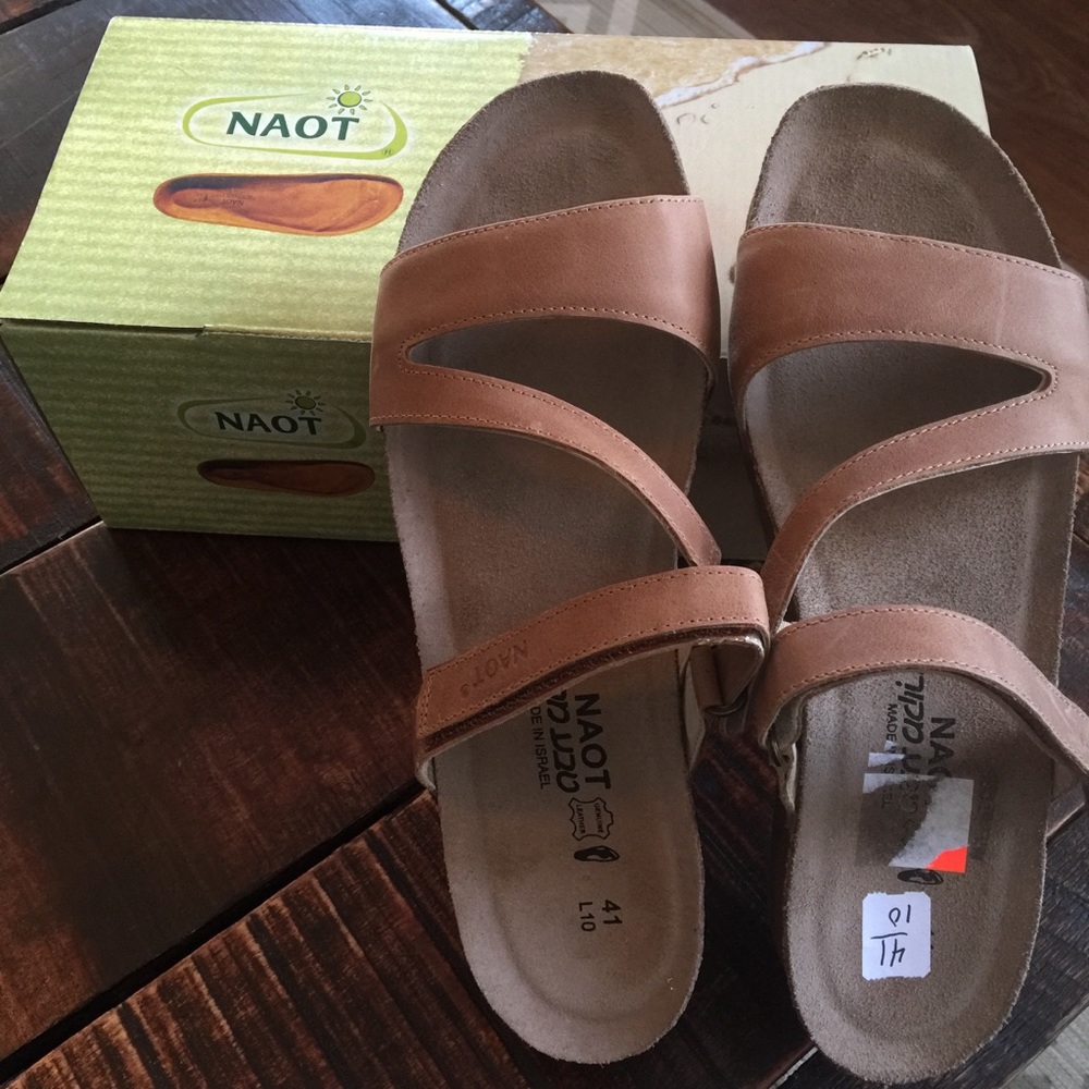 NAOT women's size 10/41 New in box Gabriela sandal