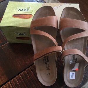 NAOT women's size 10/41 New in box Gabriela sandal