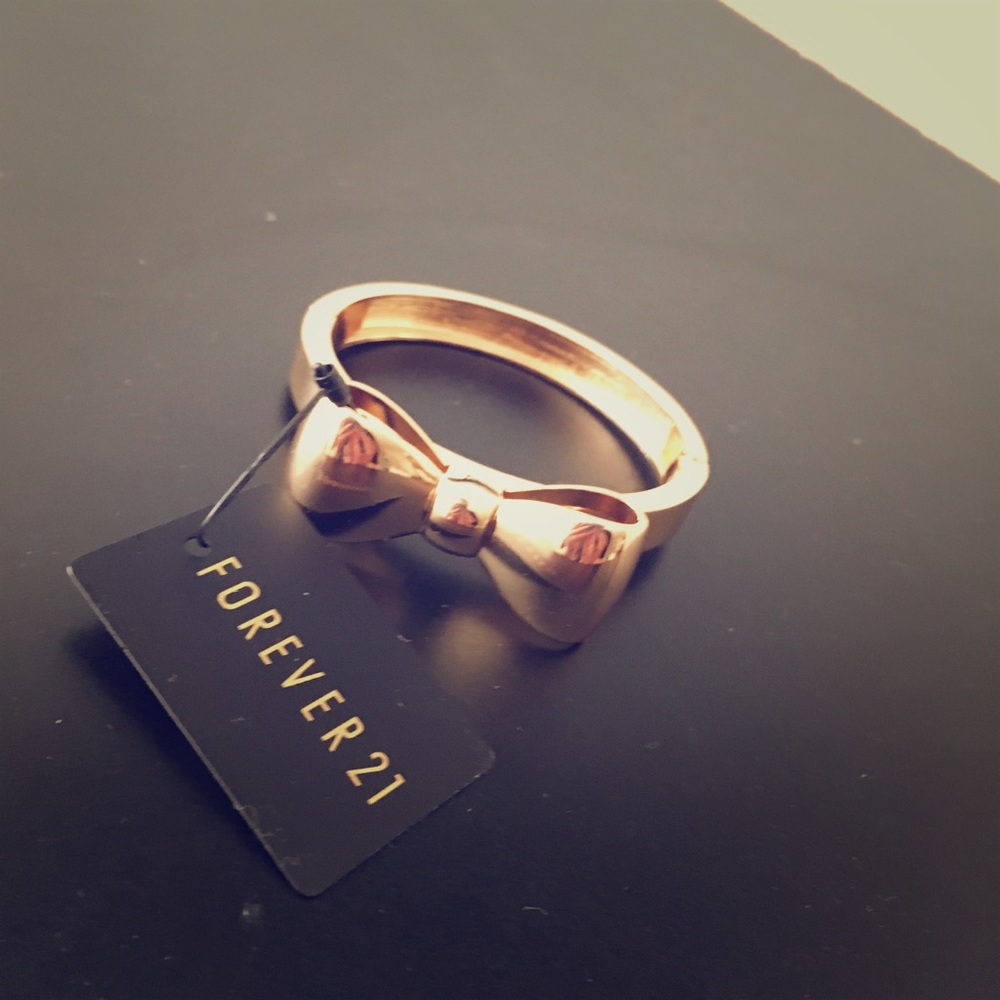 Bow Bangle