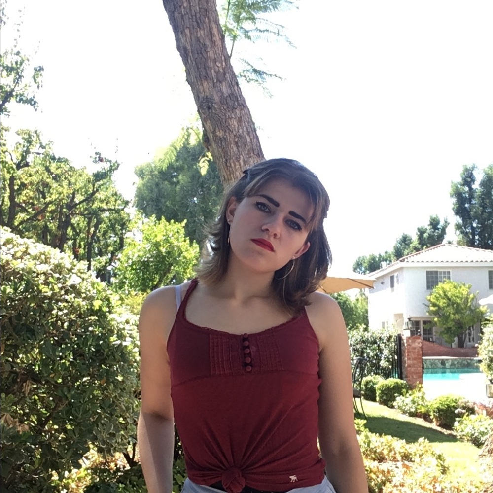 cute 90s bergundy abercrombie tank!