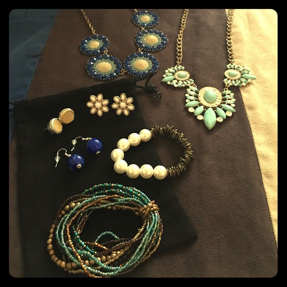 Francesca's Collections Accessories - Assorted Francesca's jewelry 🌟💃