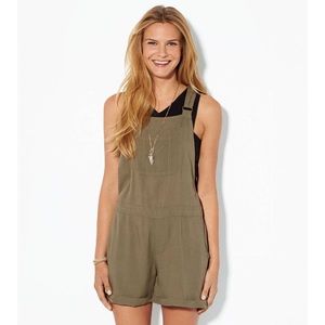 American Eagle Short Green Overalls