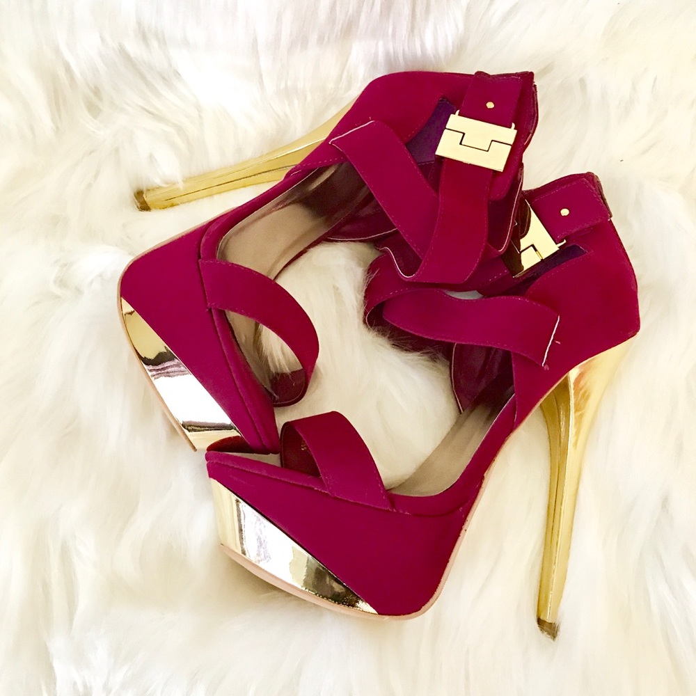 ‼️SOLD‼️LIKE NEW FUSCIA PINK HIGH HEEL SANDALS