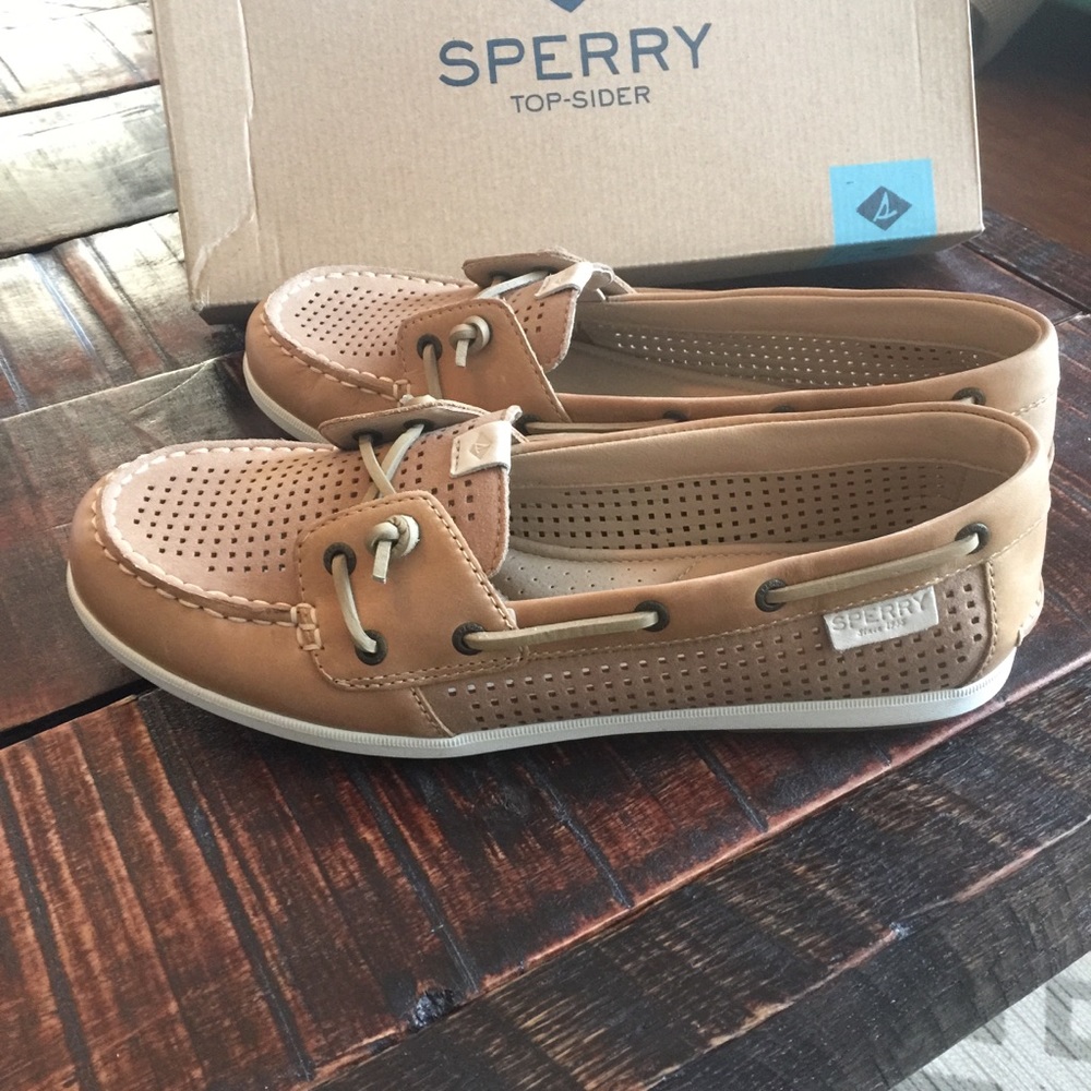 NEW Sperry Top Sider perforated boat shoe size 9.5