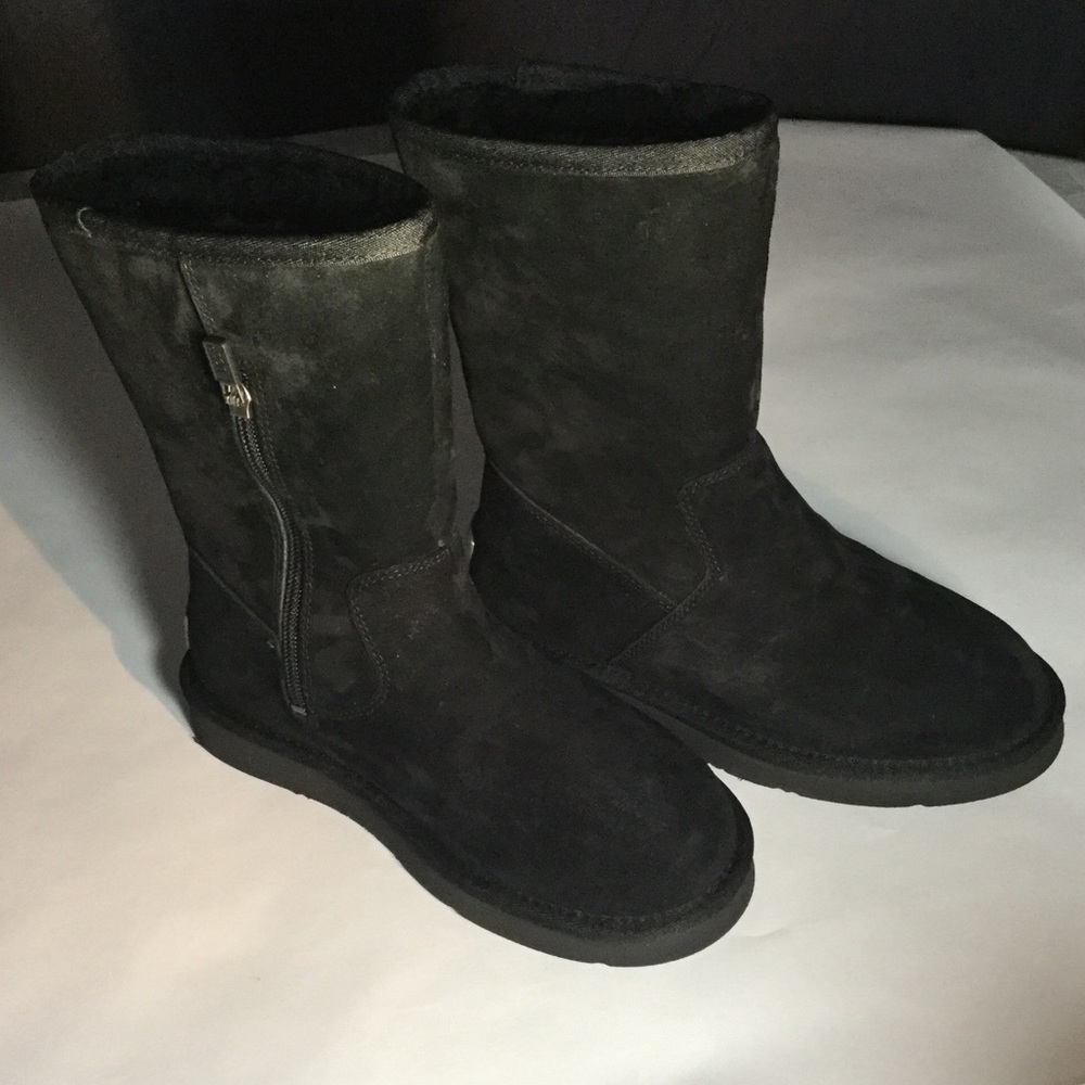 Authentic UGG Australia women's Celvin Boots NEW