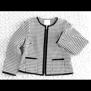 SALE! Banana Republic 3/4 sleeve zip blazer.