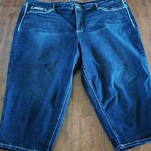 TOTALLY CUTE PLUS SIZE CAPRIS FROM CATO!❤💙