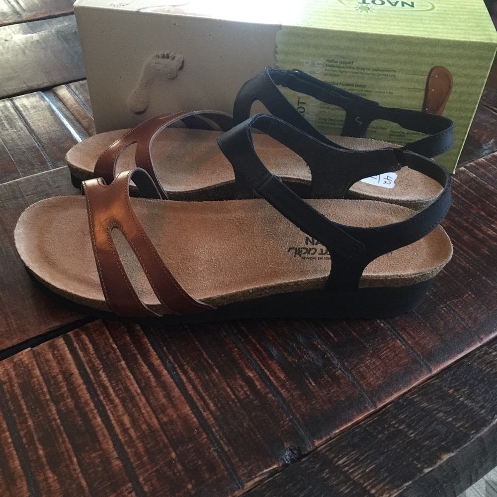 NAOT New! Janis sandal maple brown/oily coal Sz 11