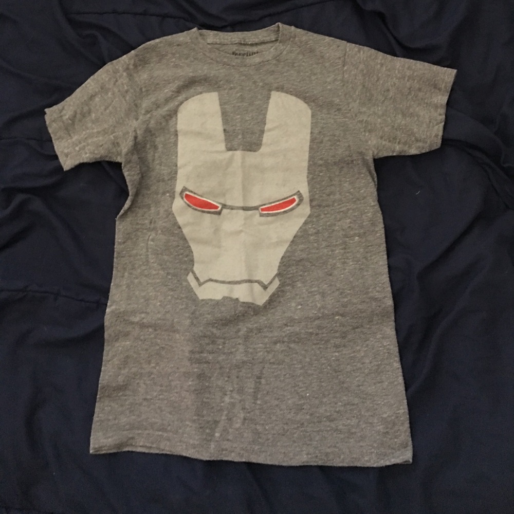 Gray war machine tee