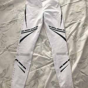 White Size small ALO Yoga Leggings