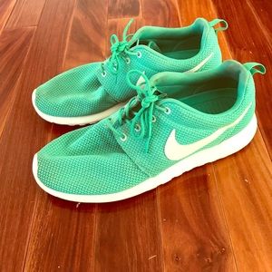 Nike Men's Roshe Run Teal 10.5