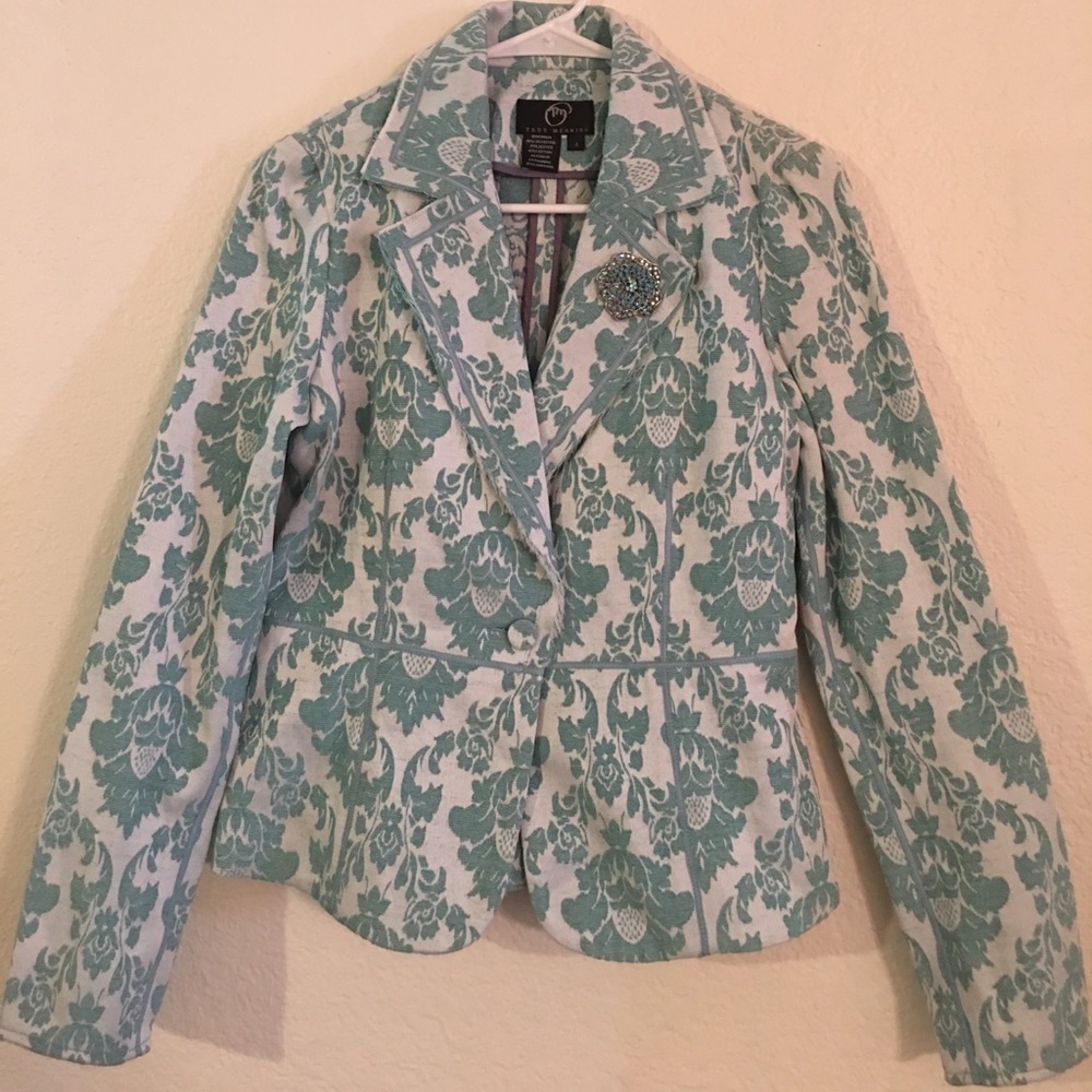 Beautiful True Meaning blazer. 😍🌸