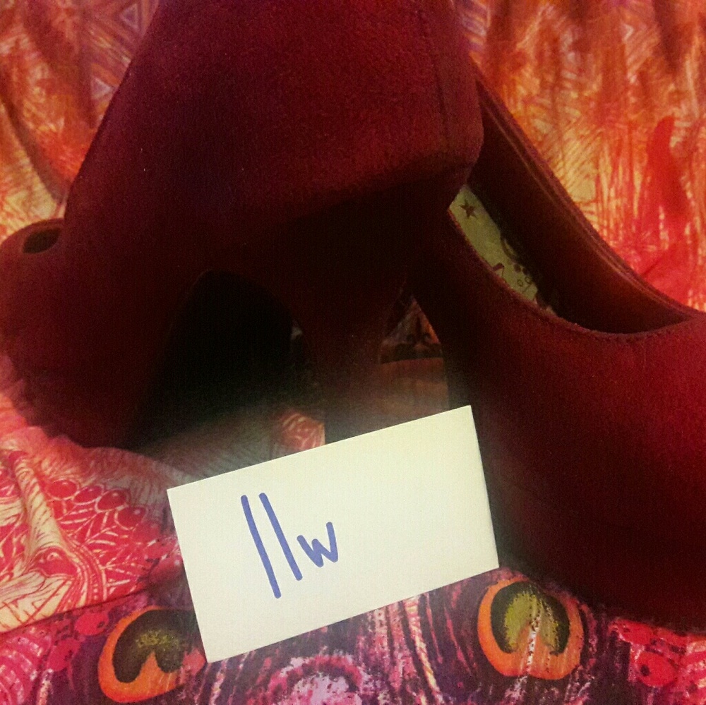 Heels - Picture 2 of 4