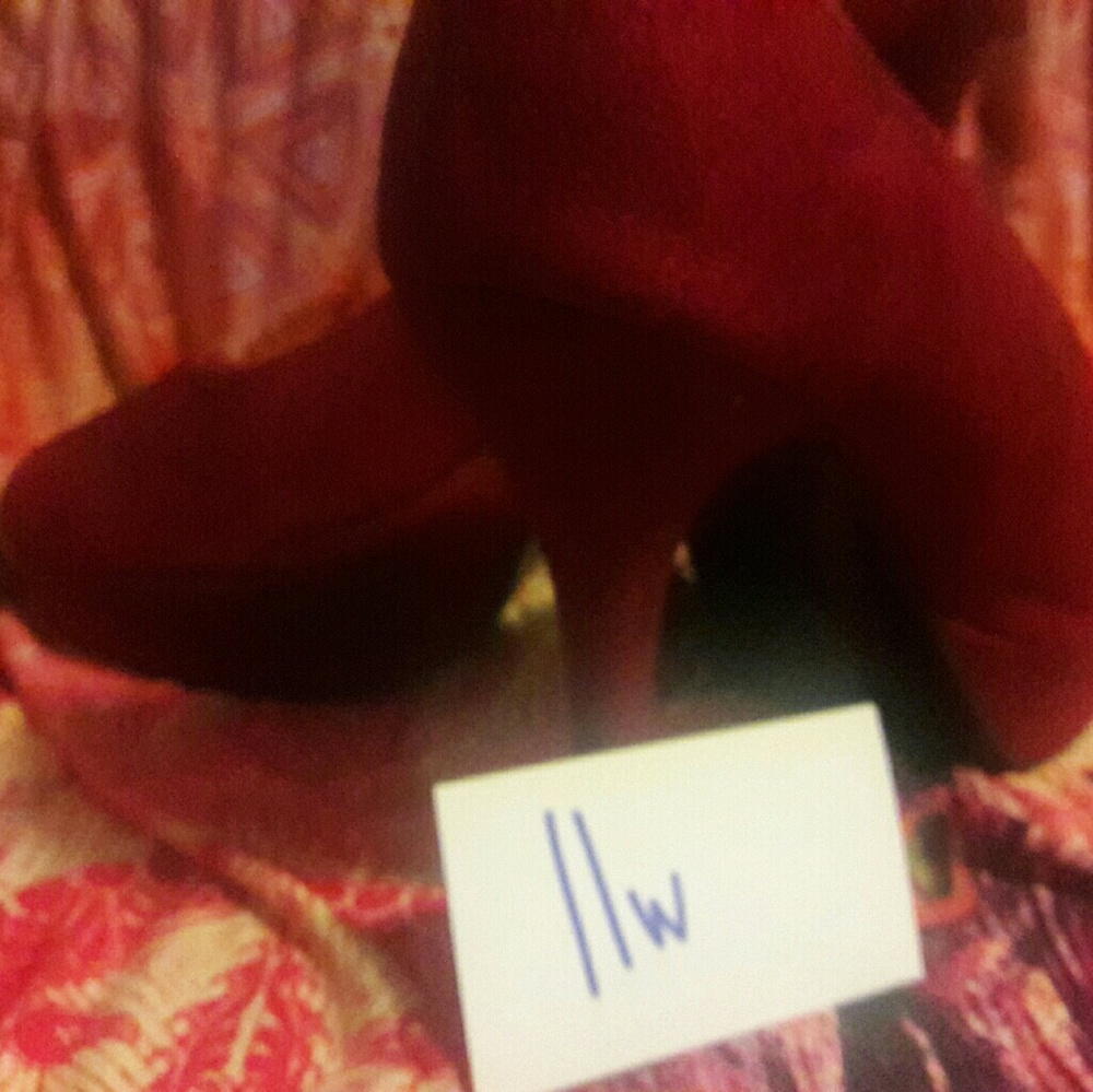 Heels - Picture 3 of 4