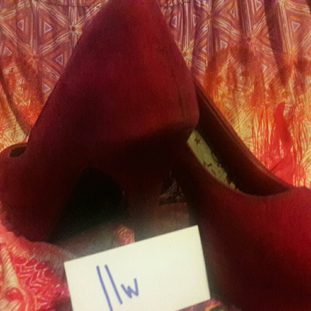 Heels - Picture 4 of 4