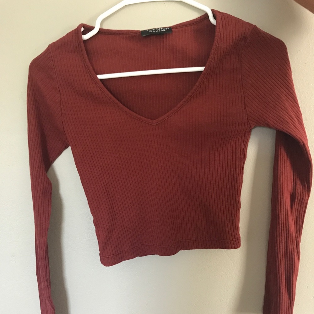 Maroon long sleeve ribbed crop top