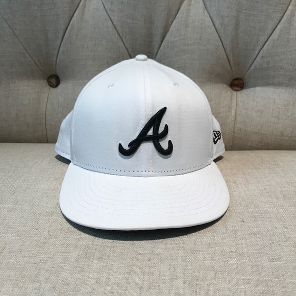 white braves snapback