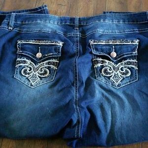 CUTE CHIC PLUS SIZE CAPRIS FROM CATO!!!