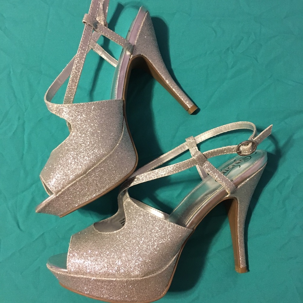 Silver Kenneth Cole heels