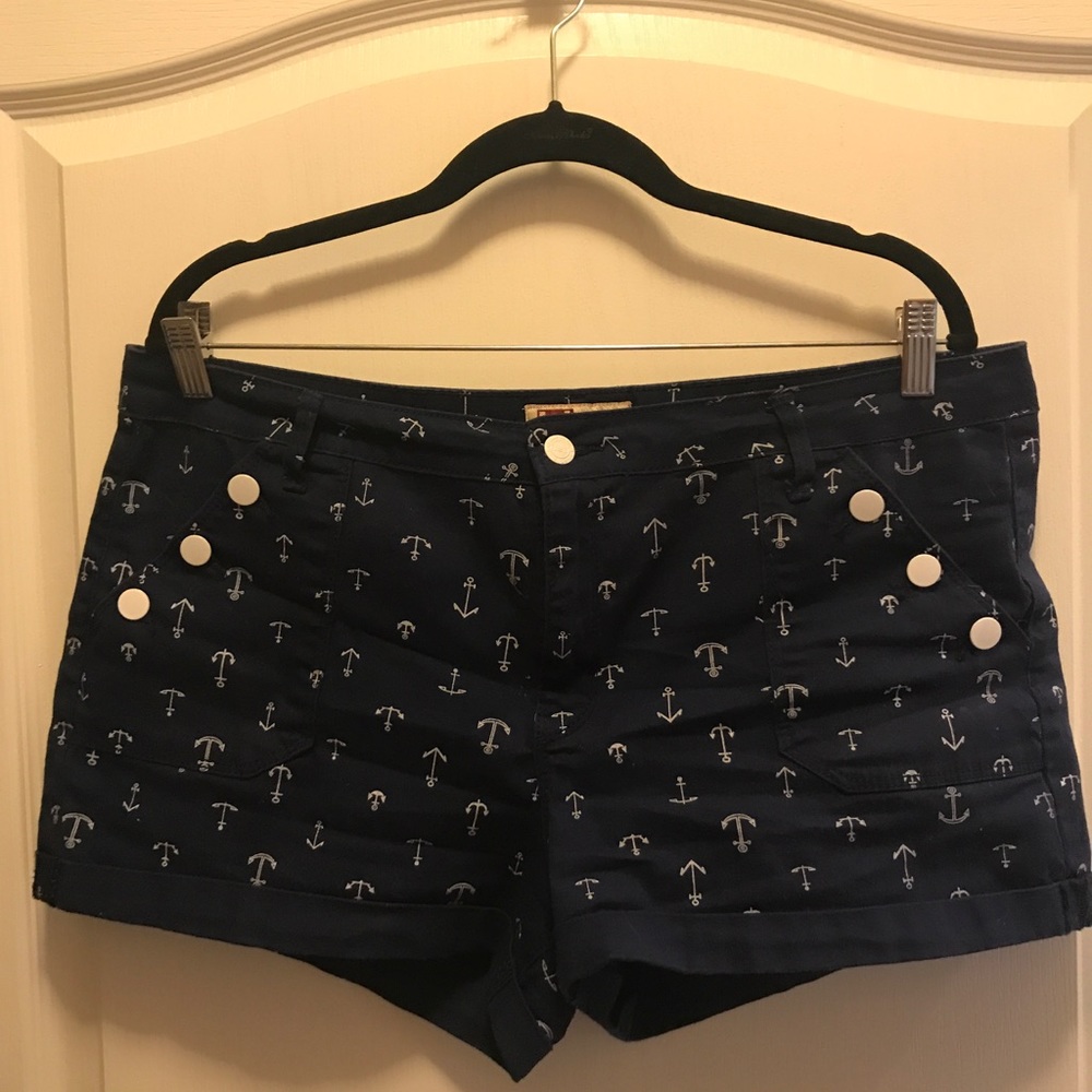 Navy anchor shorts