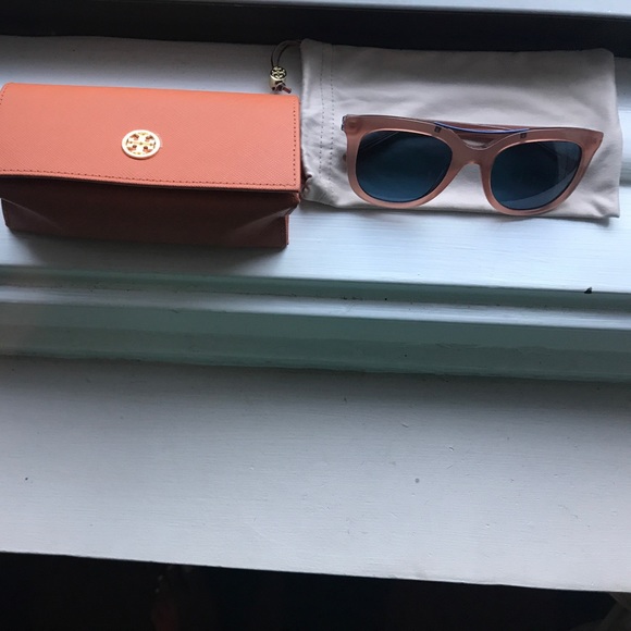 Tory Burch Bridge Square Sunglasses 😎 - Picture 3 of 6