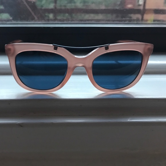 Tory Burch Accessories - Tory Burch Bridge Square Sunglasses 😎