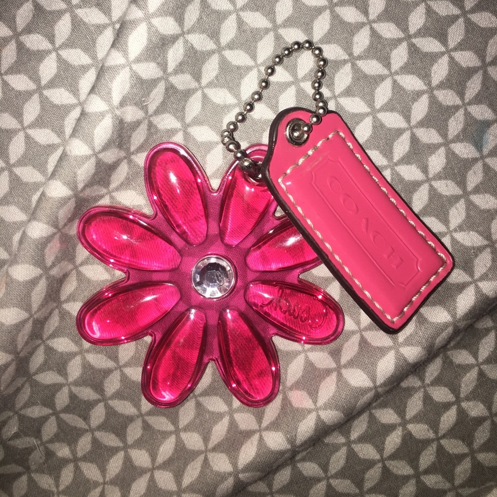 coach flower tags